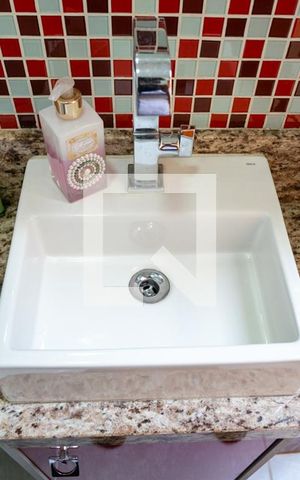 Casa à venda com 180m², 3 quartos e 2 vagas Casa à venda com 180m², 3 quartos e 2 vagasLavabo de serviço