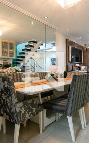 Casa à venda com 180m², 3 quartos e 2 vagas Casa à venda com 180m², 3 quartos e 2 vagasSala de jantar