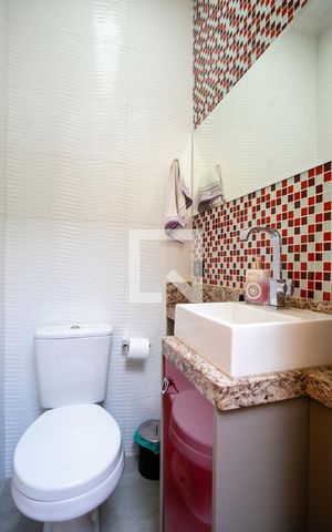 Casa à venda com 180m², 3 quartos e 2 vagas Casa à venda com 180m², 3 quartos e 2 vagasLavabo de serviço