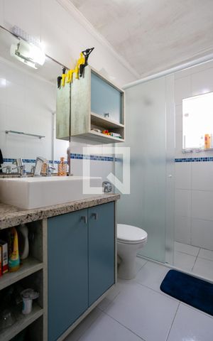 Casa à venda com 180m², 3 quartos e 2 vagas Casa à venda com 180m², 3 quartos e 2 vagasBanheiro da Suíte