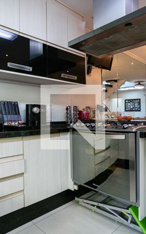 Casa à venda com 180m², 3 quartos e 2 vagas Casa à venda com 180m², 3 quartos e 2 vagasCozinha