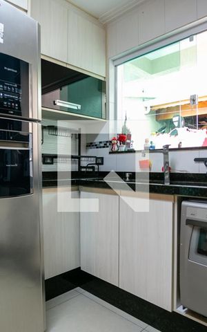Casa à venda com 180m², 3 quartos e 2 vagas Casa à venda com 180m², 3 quartos e 2 vagasCozinha