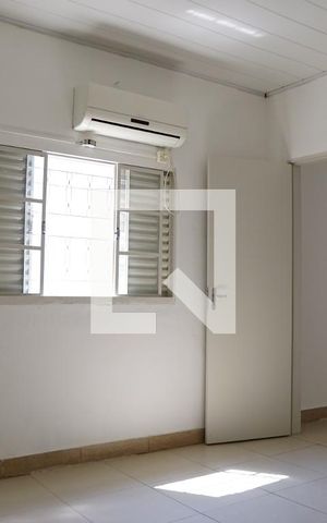 Casa para alugar com 55m², 2 quartos e sem vagaQuarto 1