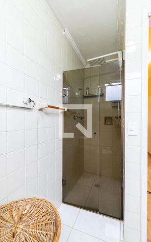 Apartamento à venda com 63m², 2 quartos e 1 vaga Apartamento à venda com 63m², 2 quartos e 1 vagaBanheiro