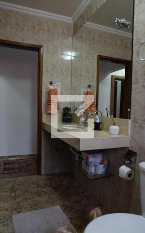 Casa à venda com 444m², 4 quartos e 6 vagasBanheiro Social