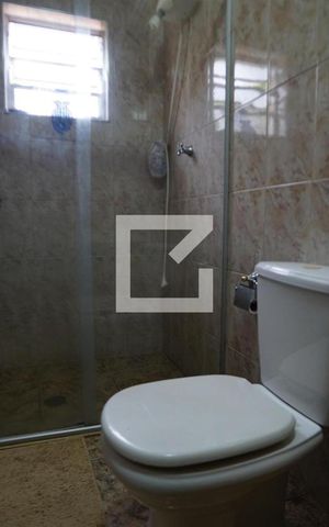 Casa à venda com 444m², 4 quartos e 6 vagasBanheiro Quarto 1 - suíte