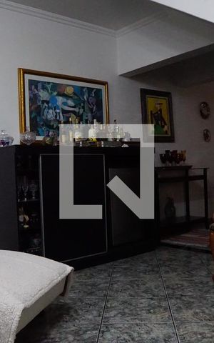 Casa à venda com 444m², 4 quartos e 6 vagasSala