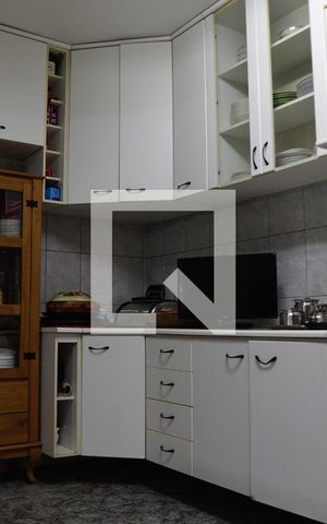 Casa à venda com 444m², 4 quartos e 6 vagasCozinha