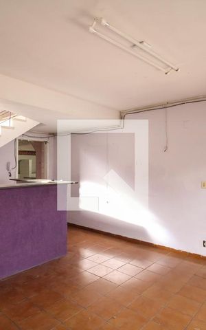 Casa à venda com 216m², 3 quartos e 2 vagas Casa à venda com 216m², 3 quartos e 2 vagasSala