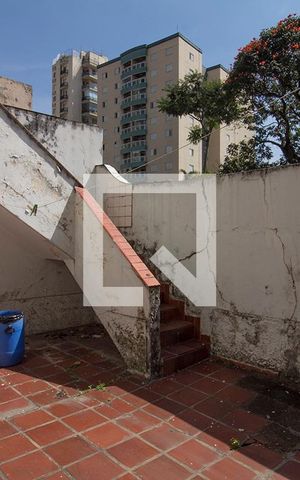 Casa à venda com 260m², 3 quartos e 5 vagas Casa à venda com 260m², 3 quartos e 5 vagasQuintal