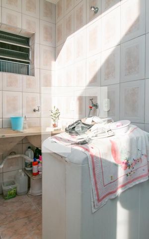 Casa à venda com 125m², 3 quartos e 2 vagas Casa à venda com 125m², 3 quartos e 2 vagasÁrea de Serviço