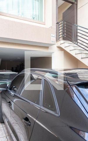Casa à venda com 220m², 3 quartos e 4 vagas Casa à venda com 220m², 3 quartos e 4 vagasGaragem