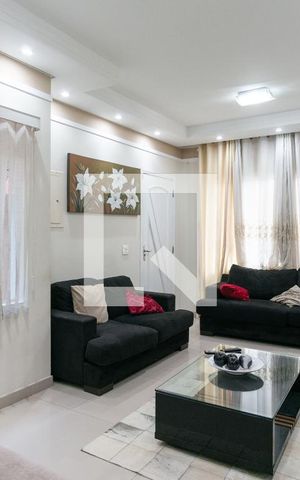 Casa à venda com 220m², 3 quartos e 4 vagas Casa à venda com 220m², 3 quartos e 4 vagasSala