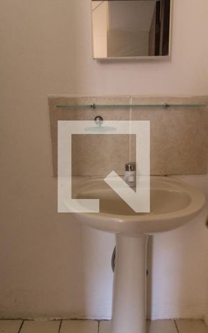 Casa para alugar com 230m², 6 quartos e 2 vagasBanheiro suíte 5