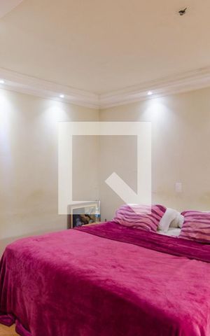 Casa à venda com 254m², 3 quartos e 3 vagas Casa à venda com 254m², 3 quartos e 3 vagasQuarto da suíte 1