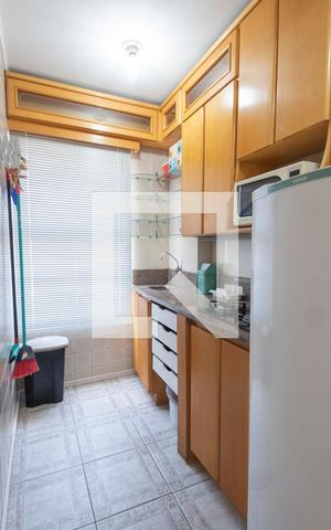 Apartamento para alugar com 70m², 2 quartos e 1 vagaÁrea de Serviço