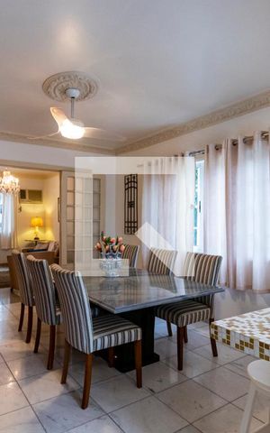 Casa à venda com 220m², 5 quartos e 1 vaga1o. Andar - Sala de jantar