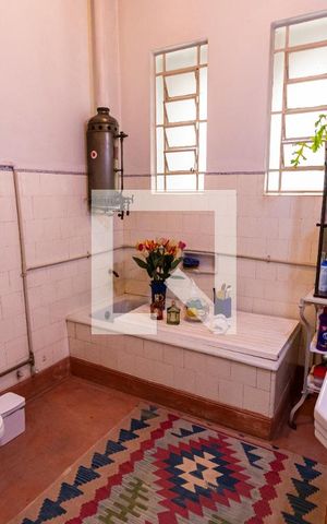 Casa à venda com 220m², 5 quartos e 1 vaga2o. Andar - Banheiro