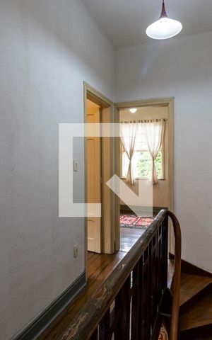 Casa à venda com 220m², 5 quartos e 1 vaga2o. Andar - Corredor