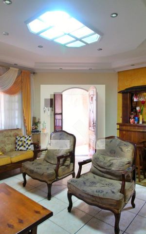 Casa à venda com 269m², 3 quartos e 4 vagasSala