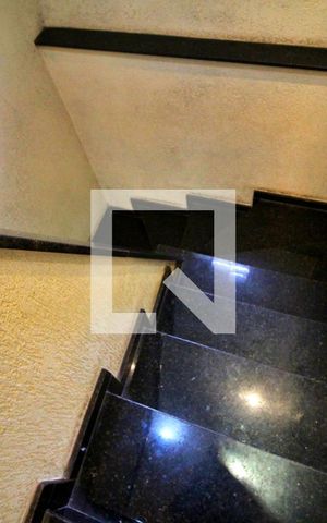 Casa à venda com 269m², 3 quartos e 4 vagasEscada
