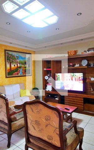 Casa à venda com 269m², 3 quartos e 4 vagasSala