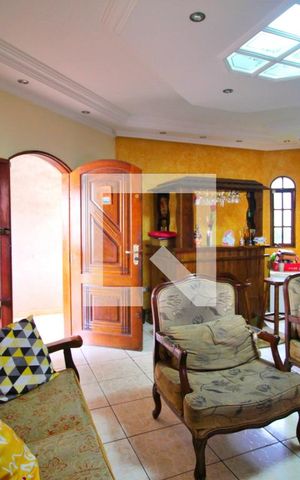Casa à venda com 269m², 3 quartos e 4 vagasSala