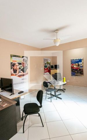 Casa à venda com 350m², 4 quartos e 2 vagasEscritório