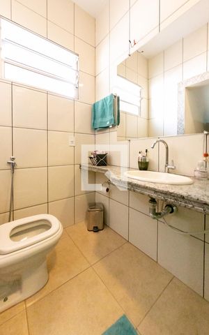 Casa à venda com 350m², 4 quartos e 2 vagasBanheiro da Suíte