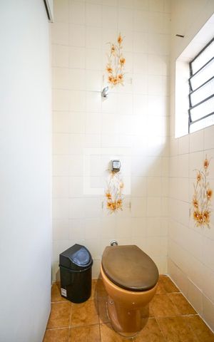 Casa para alugar com 160m², 3 quartos e 2 vagasBanheiro social
