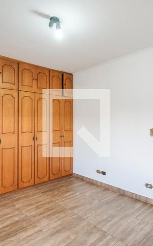 Casa para alugar com 160m², 3 quartos e 2 vagasSuíte