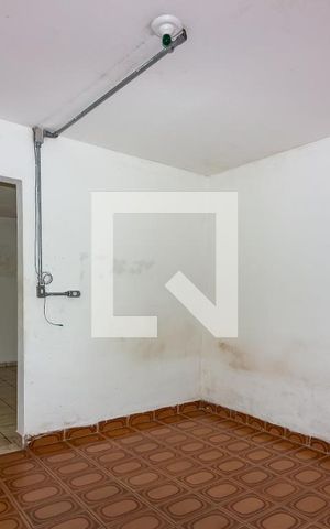 Casa de condomínio à venda com 240m², 1 quarto e sem vaga Casa de condomínio à venda com 240m², 1 quarto e sem vagaComodo