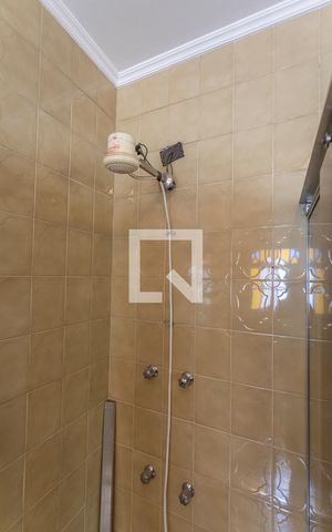 Casa à venda com 280m², 4 quartos e 4 vagas Casa à venda com 280m², 4 quartos e 4 vagasBanheiro Suíte 2