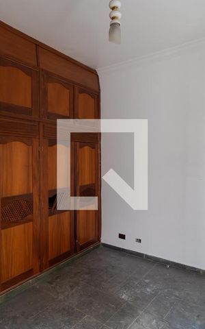 Casa à venda com 300m², 3 quartos e 2 vagas Casa à venda com 300m², 3 quartos e 2 vagasQuarto 01