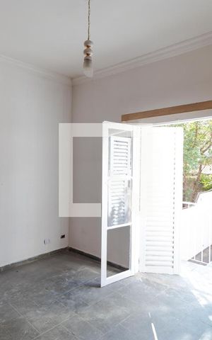 Casa à venda com 300m², 3 quartos e 2 vagas Casa à venda com 300m², 3 quartos e 2 vagasQuarto 01