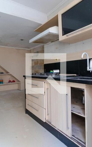 Casa à venda com 300m², 3 quartos e 2 vagas Casa à venda com 300m², 3 quartos e 2 vagasCozinha
