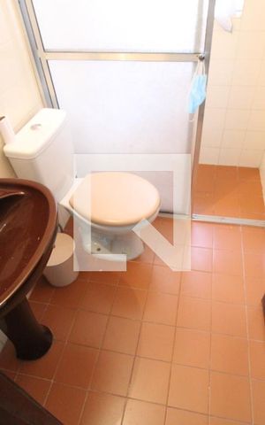 Casa à venda com 500m², 4 quartos e 8 vagasBanheiro de serviço