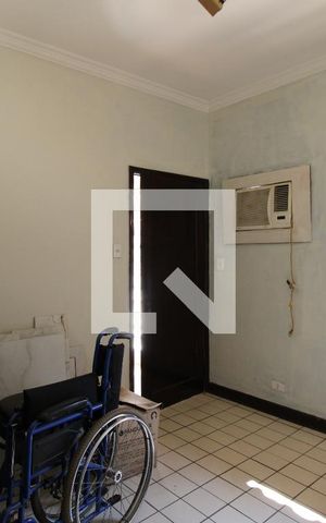 Casa à venda com 500m², 4 quartos e 8 vagasEdícula - quarto 