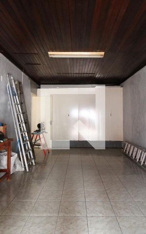 Casa à venda com 500m², 4 quartos e 8 vagasEdícula - Sala 