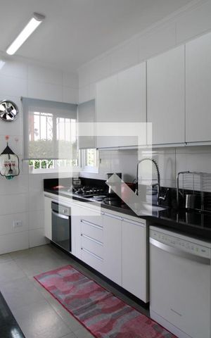 Casa à venda com 500m², 4 quartos e 8 vagasCozinha 