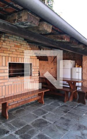 Casa à venda com 500m², 4 quartos e 8 vagasChurrasqueira 