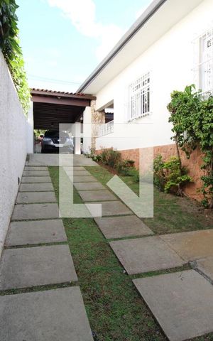 Casa à venda com 500m², 4 quartos e 8 vagasQuintal/Garagem 