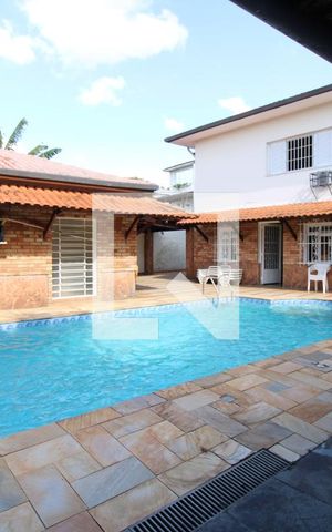 Casa à venda com 500m², 4 quartos e 8 vagasLazer 