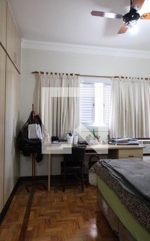 Casa à venda com 500m², 4 quartos e 8 vagasSuíte 2 