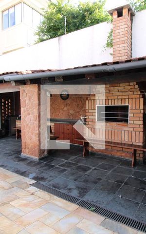 Casa à venda com 500m², 4 quartos e 8 vagasChurrasqueira 