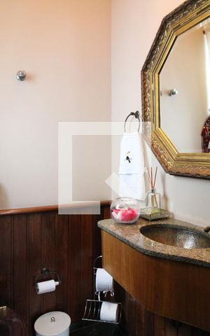 Casa à venda com 500m², 4 quartos e 8 vagasLavabo