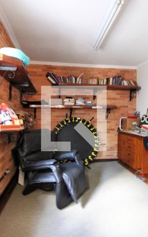 Casa à venda com 500m², 4 quartos e 8 vagasEscritório 