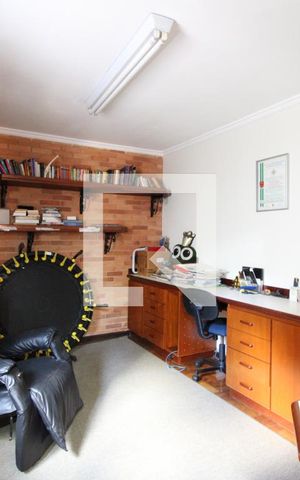 Casa à venda com 500m², 4 quartos e 8 vagasEscritório 