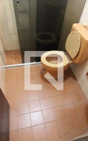 Casa à venda com 500m², 4 quartos e 8 vagasEdícula - Banheiro 