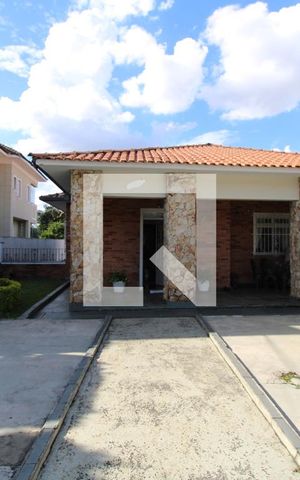 Casa à venda com 500m², 4 quartos e 8 vagasFachada interna 